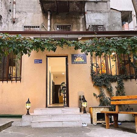 Areva Hostel On Pushkin St. Yerevan Bagian luar foto